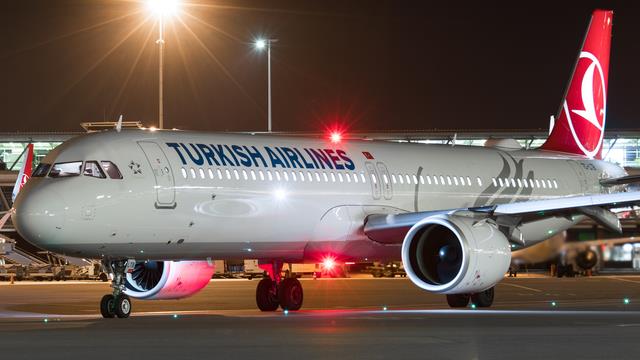 TC-LTB:Airbus A321:Turkish Airlines